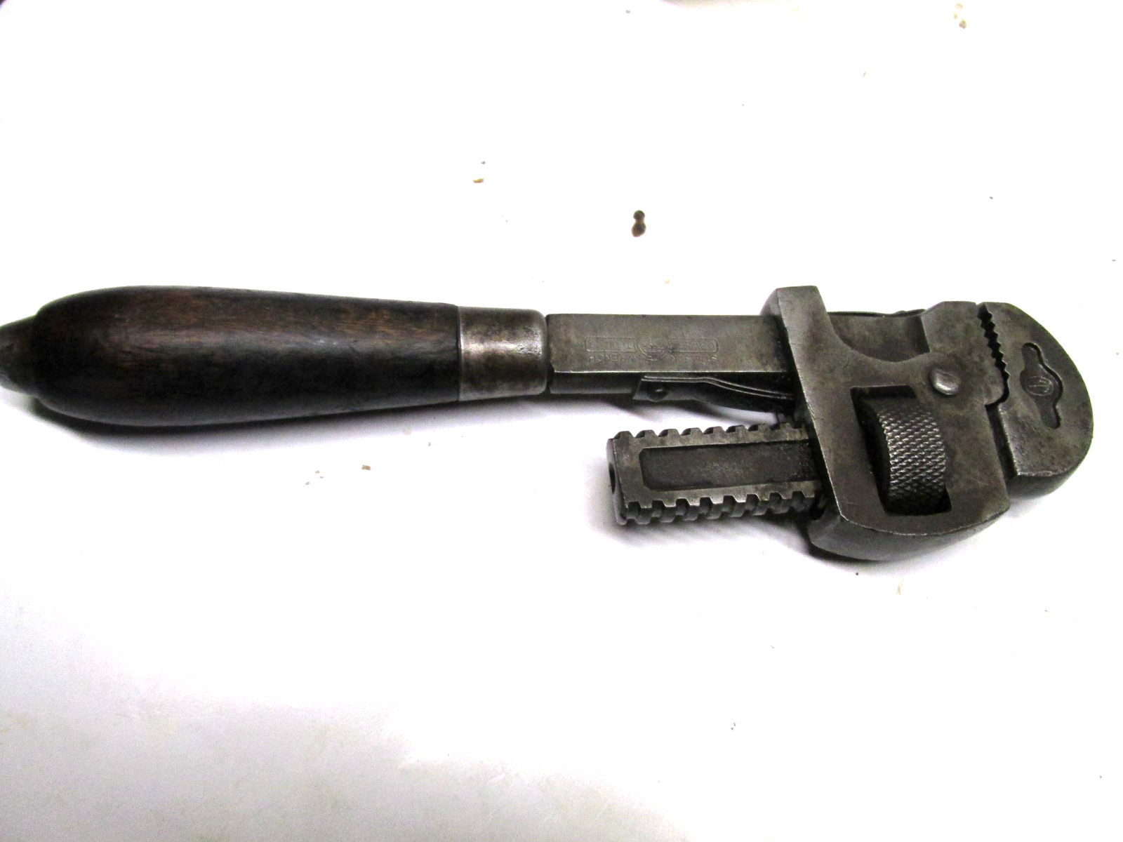 x 33 Antique Oswego Tool Co Round Wood Handle 10” Stillson Pipe Wrench