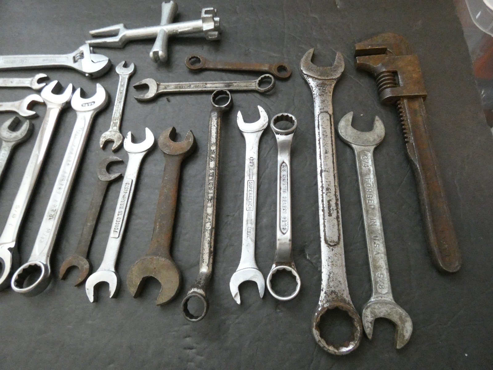 LARGE LOT 22 WRENCHES MISC MAKERS