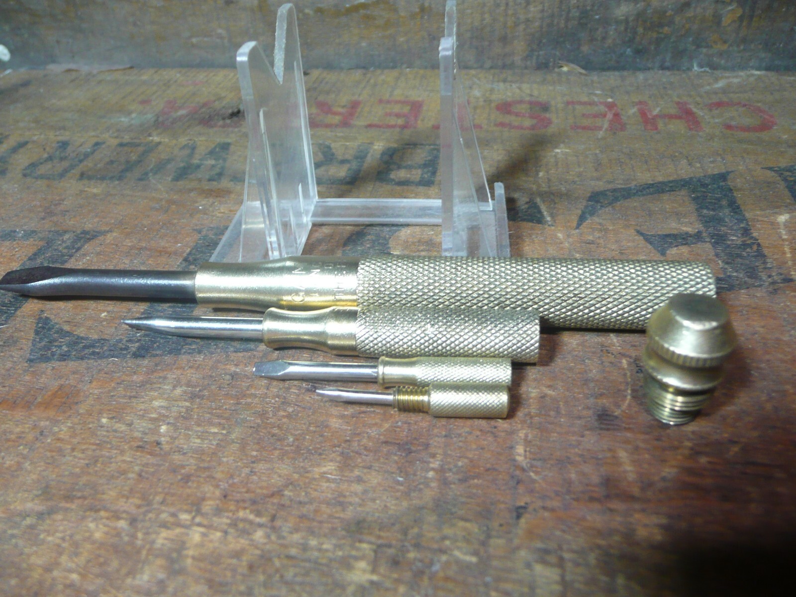 Gam Mfg. Co. Multiple screwdriver set, 4 in 1.