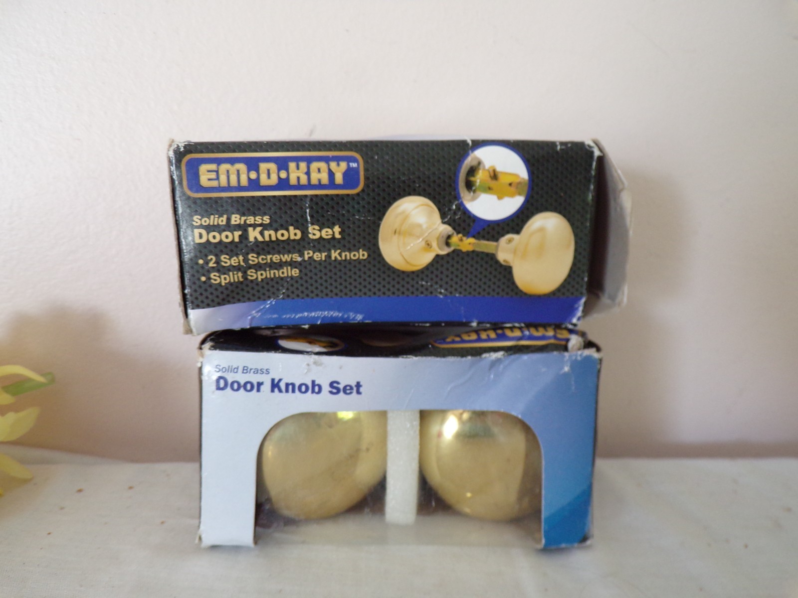 Em-D-Kay #48 Polished Brass Finish Door Knob Set – Split Spindle
