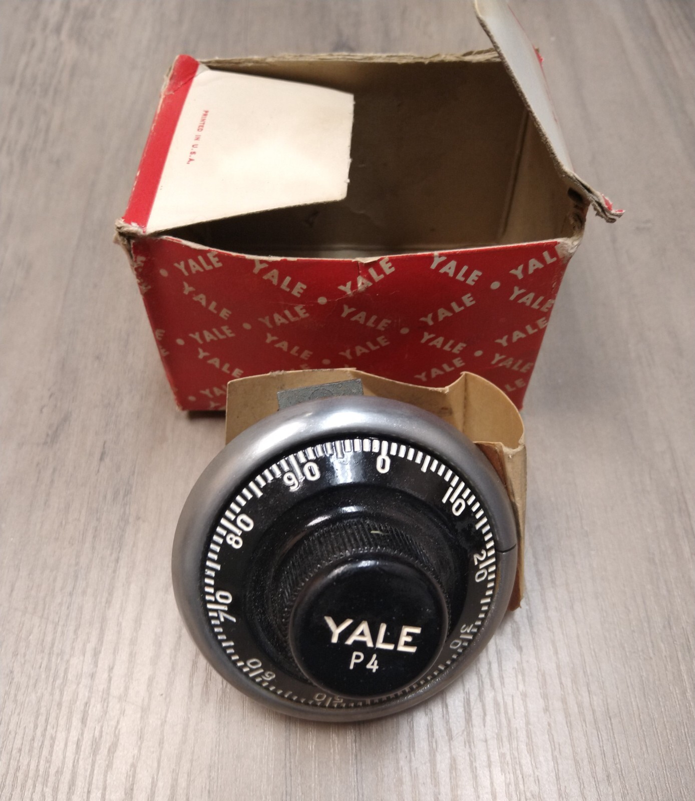 Vintage Yale 0702W Combination Safe Vault Lock With Combination And Box