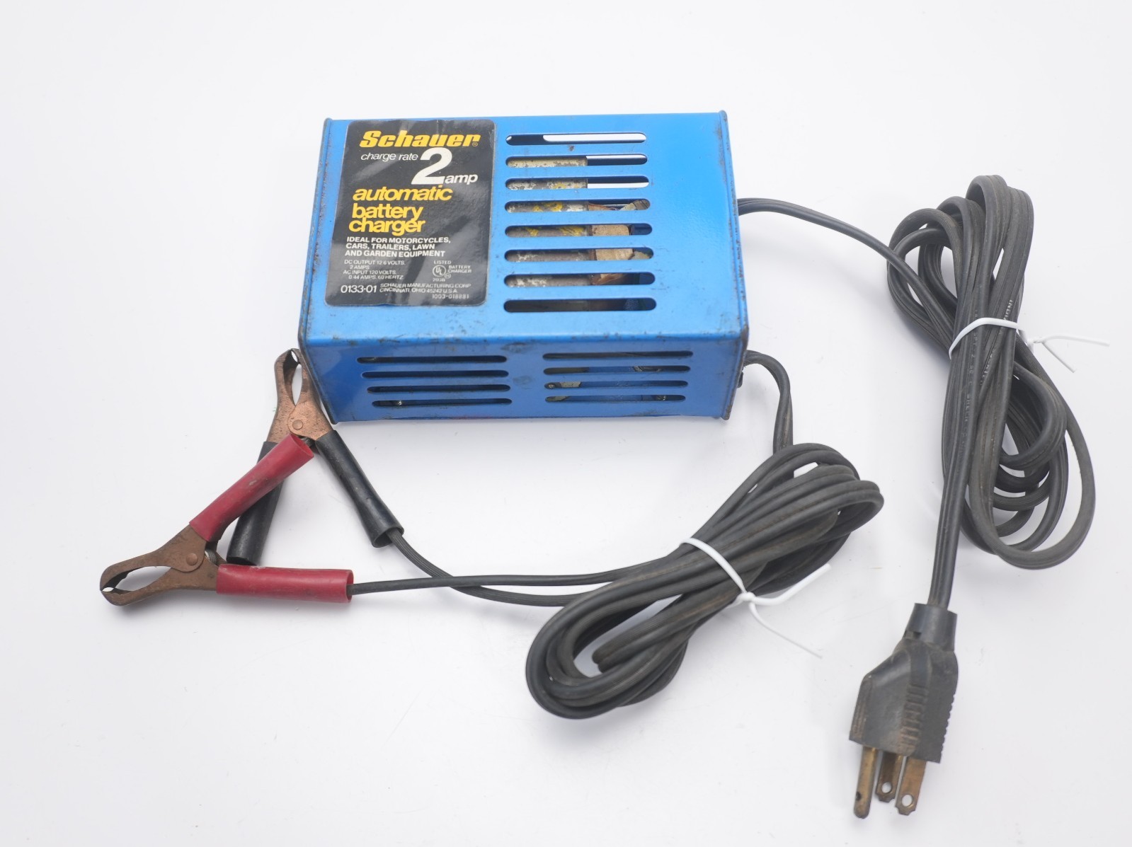 Schauer 2 Amp Automatic Car Truck Motorcycle 12v Battery Charger 0133-01 TESTED