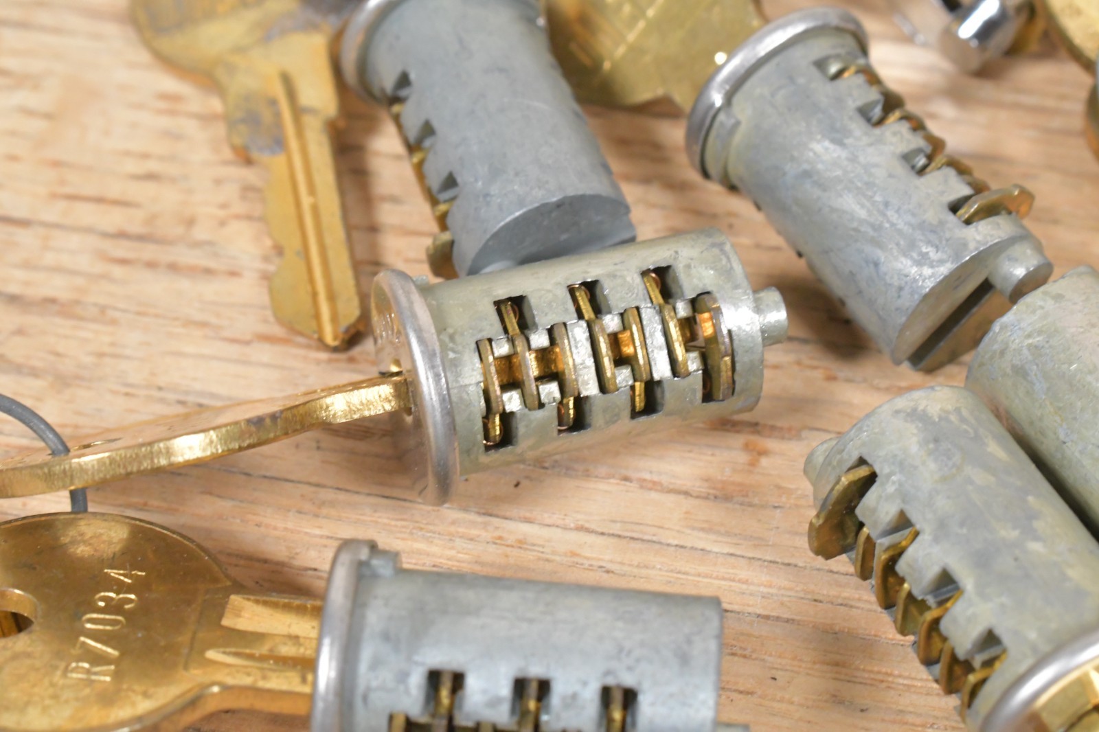 31 Diebold Cylinder Locks with 1 Key Each 31-018431 for Safety Deposit Boxes