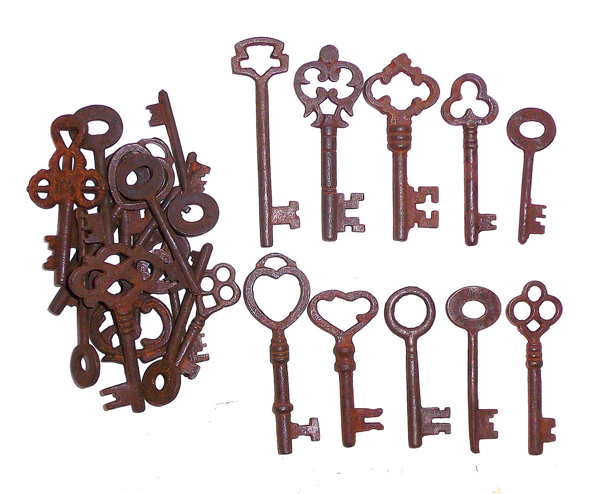 Antique Iron Skeleton Keys Lot of 100 Steampunk
