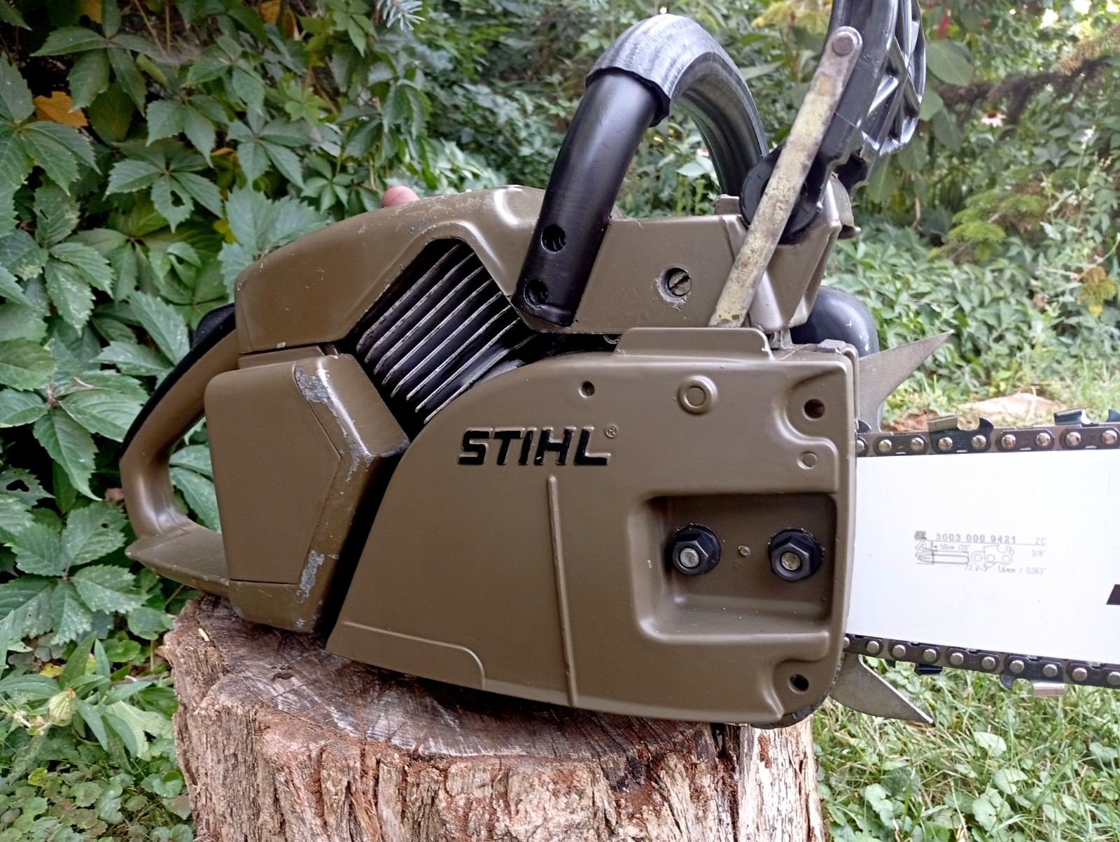 Original, rare STIHL 045 AVEK military-spec (Bundeswehr) chainsaw.