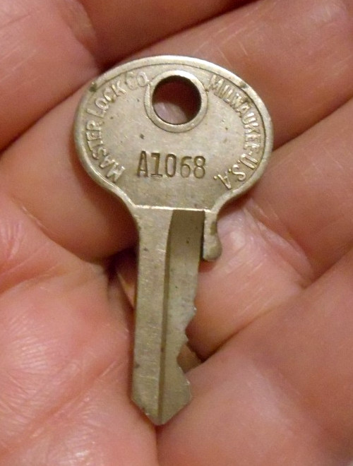 Vintage Old Antique Standing Walking Lion Master Lock Padlock Key # A1068