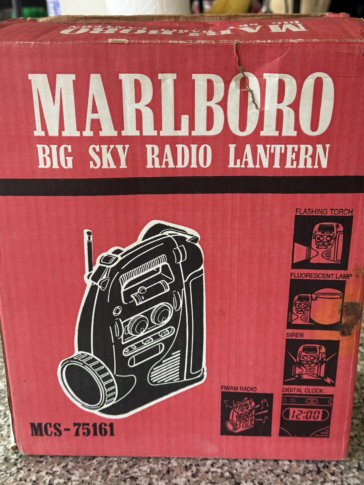 Vintage Marlboro Big Sky Radio Lantern MCS-75161 Flashlight FM/AM Radio w/ Box