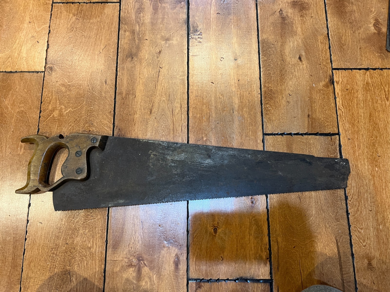Antique SIMONDS 24″ Hand Saw Carved Wood Handle Tool VINTAGE