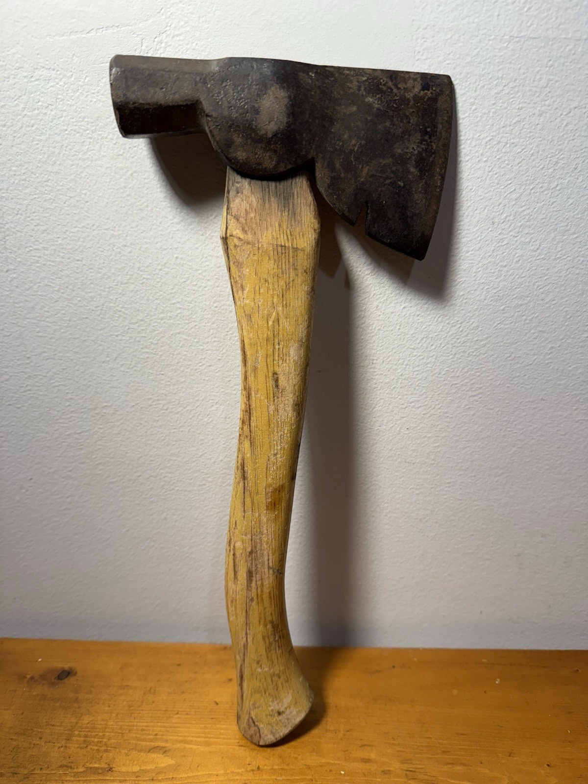Vintage G.W. Co. Hatchet Carpenters Axe Claw Hammer Nail Puller Wood Handle