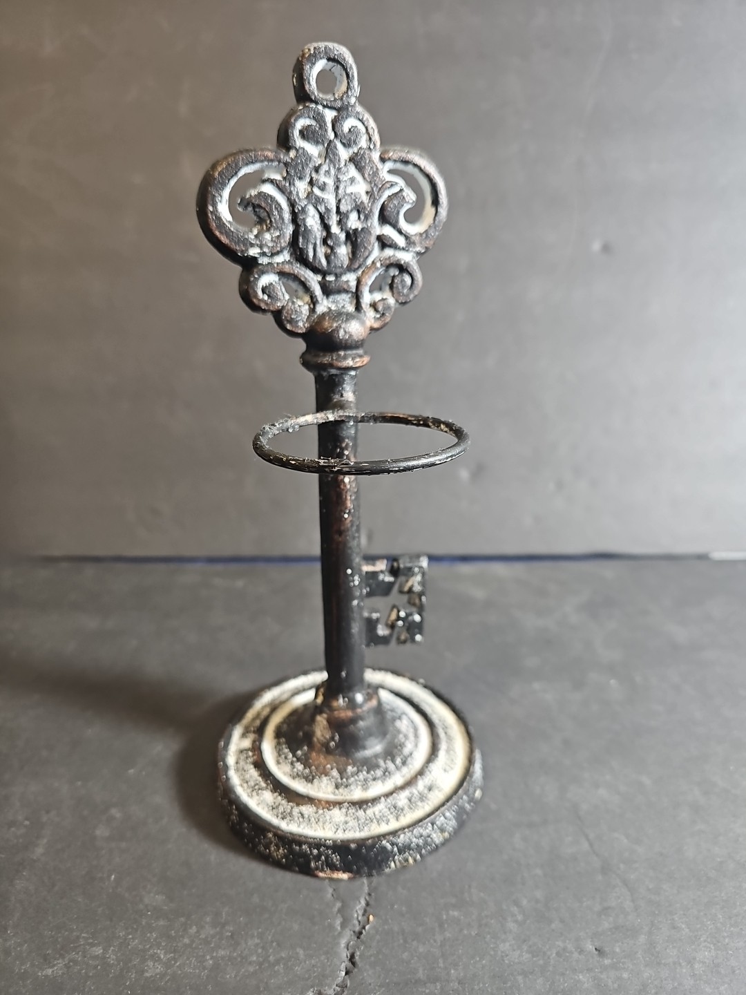 Cast Iron Key Ring Stands Gothic Skeleton Key Jewelry Candle Holder 10.5″ Tall