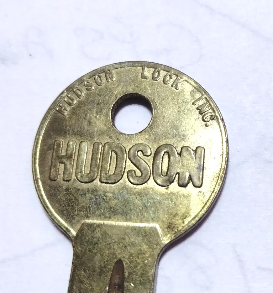Vintage Hudson Lock Inc Key Marked MM121 Made In USA Includes Free USPS Shipping