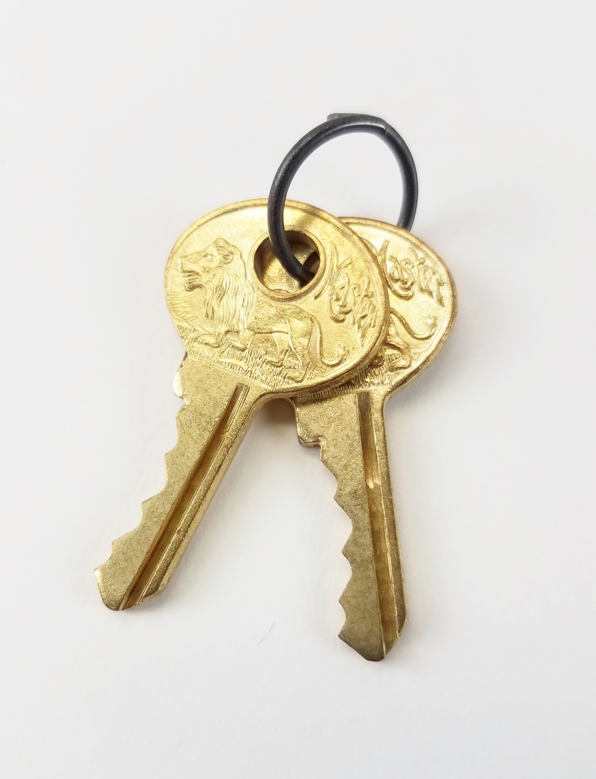 (4) Vtg MASTER Lock Co P812 Padlock Key Walking Lion Era Matching Sets P-812