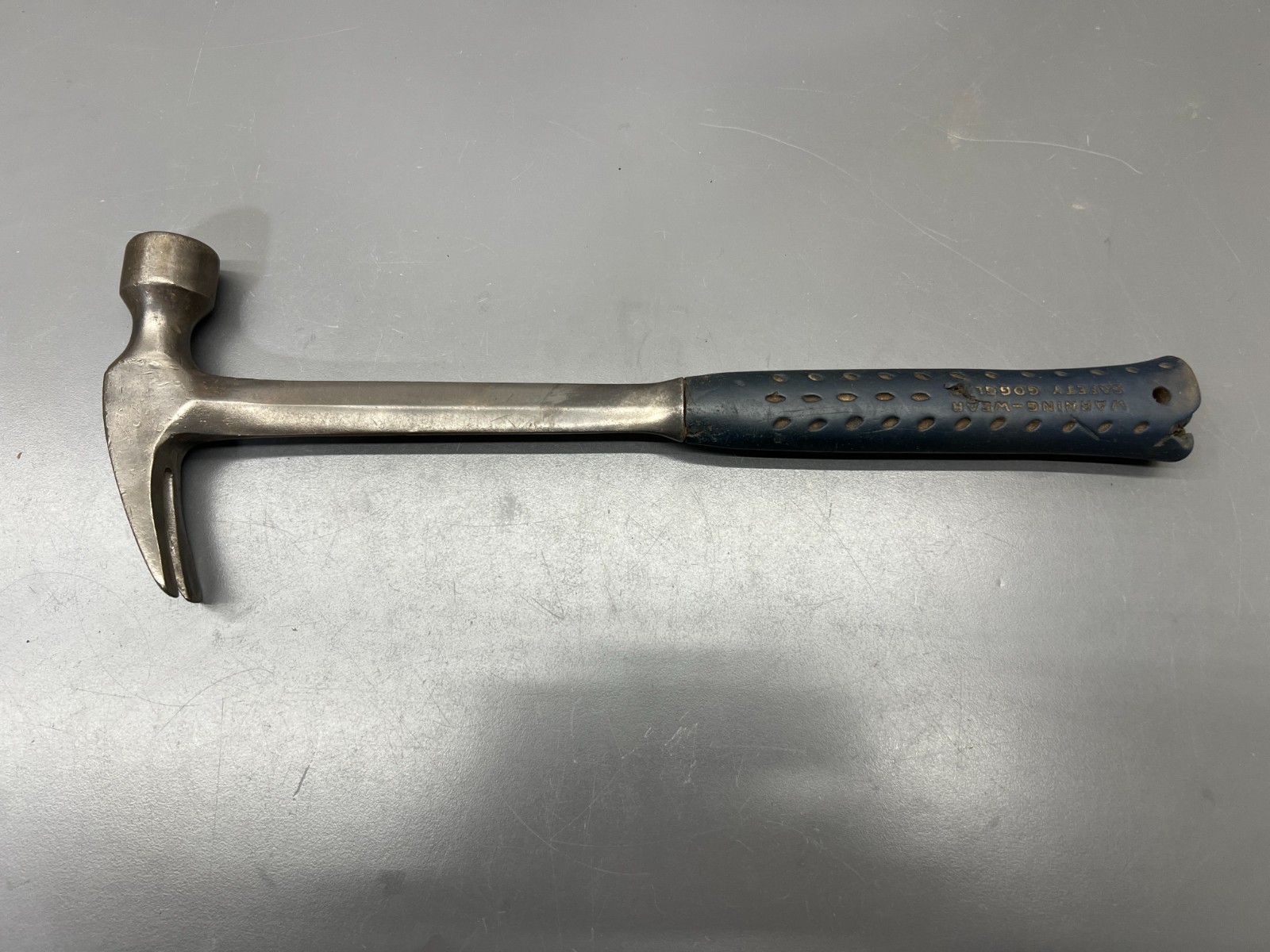 (H1) VINTAGE ESTWING E3-28 FRAMING HAMMER – 28OZ 16″ NYLON GRIP – VGC – USA