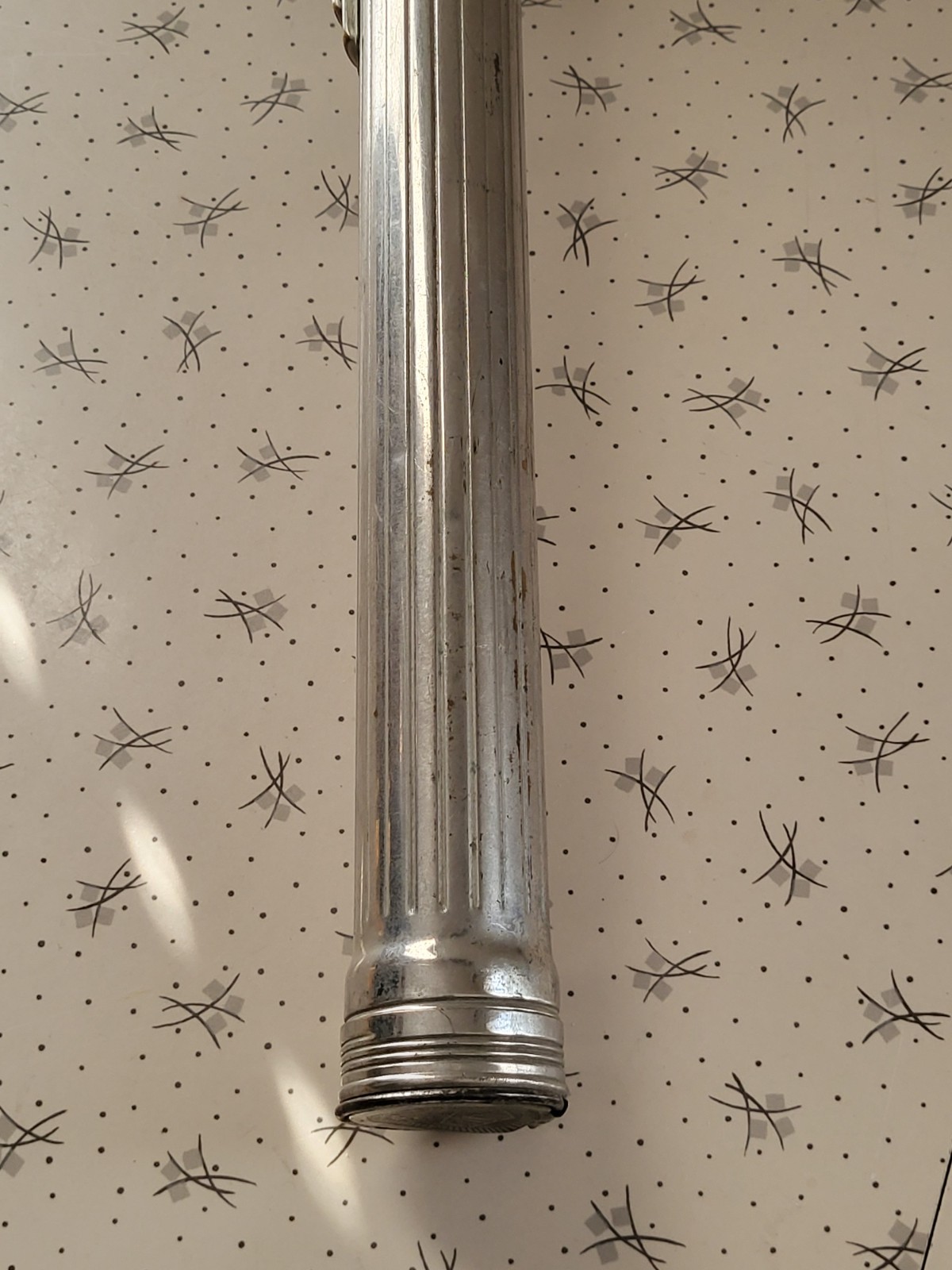 Vintage Eveready Aluminum 14″ Flashlight Glass Lense 1930s-1940s, Non-Working