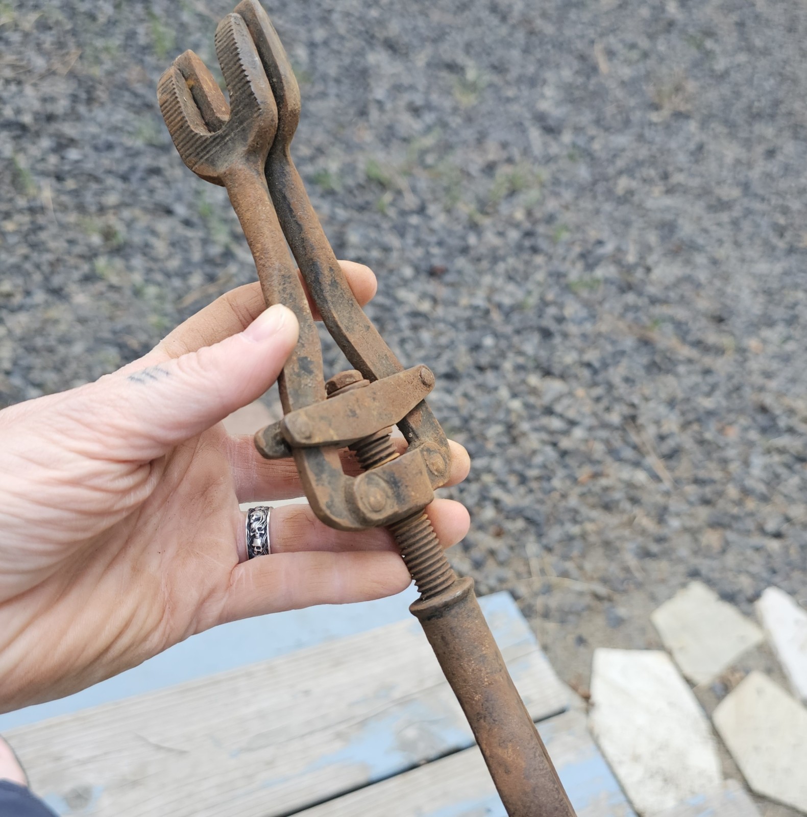 VLCHEK FORGED VALVE SPRING LIFTER DATES BACK TO 1915