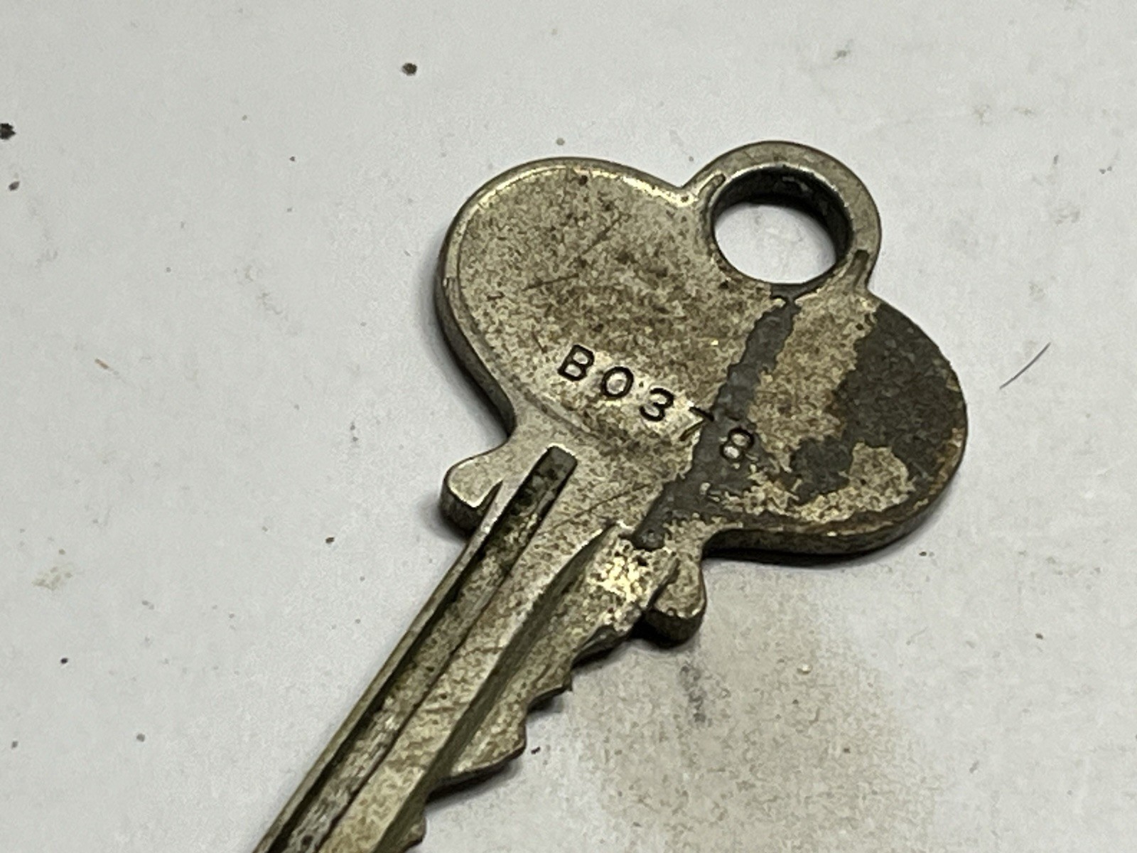 Lot (9) USED Vintage Original Pre-Cut Old Keys Weiser, Yale, Cole