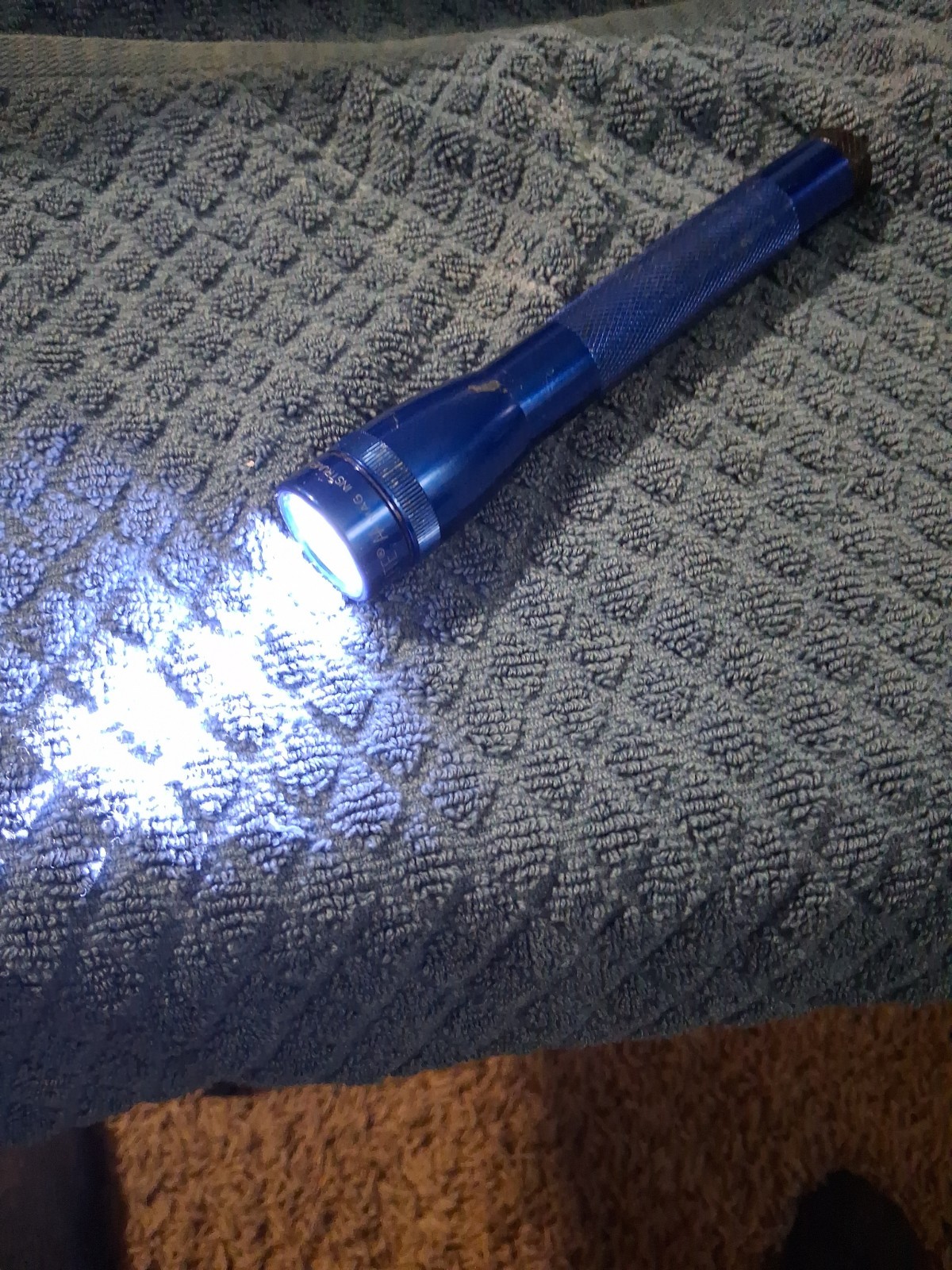 Mini Maglite Flashlight AA Blue 6″ Mag Instruments California Vintage