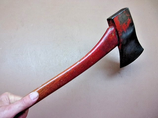Beautiful 2 Lb. 14 Oz. Camp/Woodsman’s Hatchet w/19″ Handle & 4 1/2″ Sharp Edge!