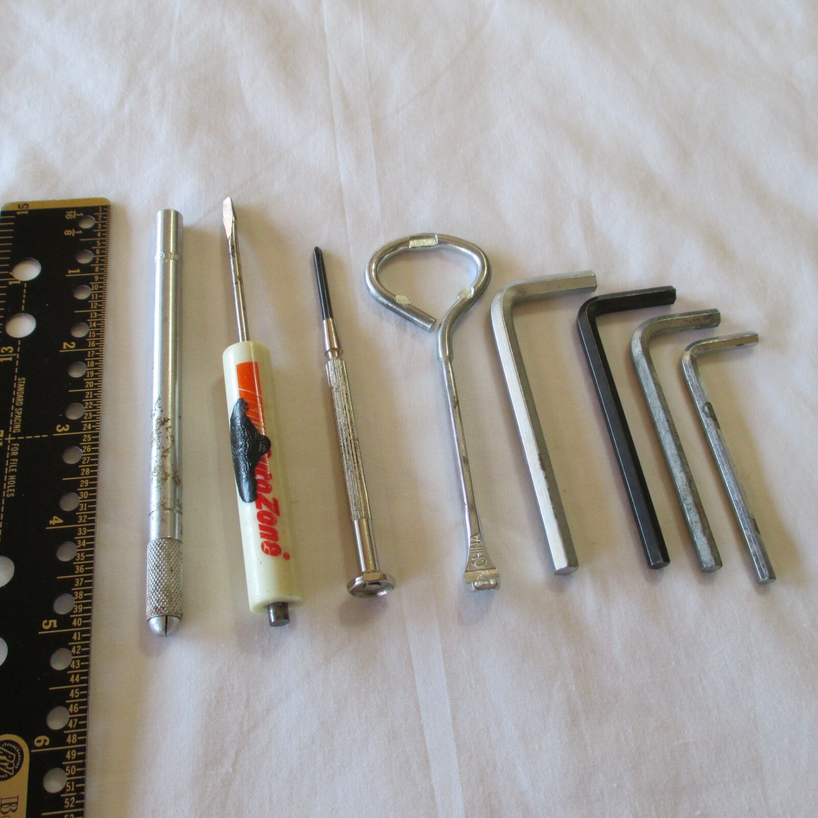 Old LOT OF 8 ITEMS Mixed Lot Of TOOLS Handy Tool ASSORTED Lot Miscellaneous Tool