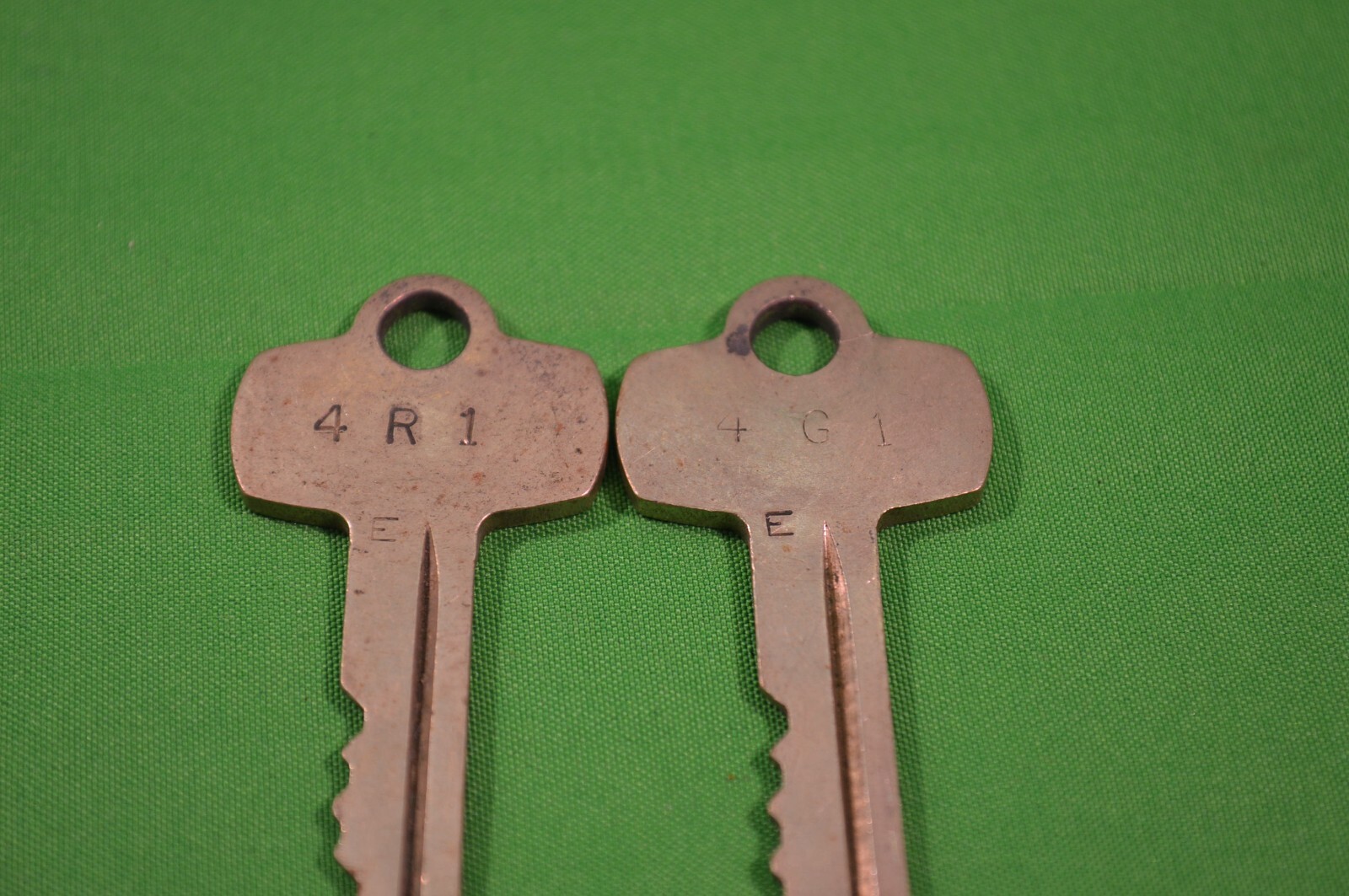 2 Vintage Best Keys,Numbered 4R1 E,4G1 E For Antique Locks,UNLAWFUL TO DUPLICATE