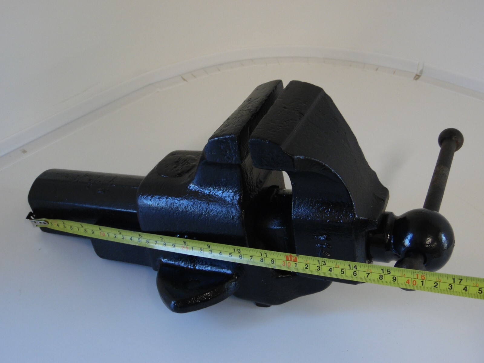 vintage ATHOL Mach. co. athol mass. 114A vise 4 in wide opens 6.5 inches U.S.A.