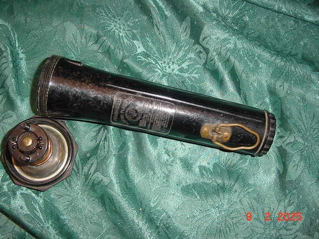BAKELITE WW11 ERA US NAVY BLACK BRASS FLASHLIGHT STEWART R. BROWNE NICE ONE!!