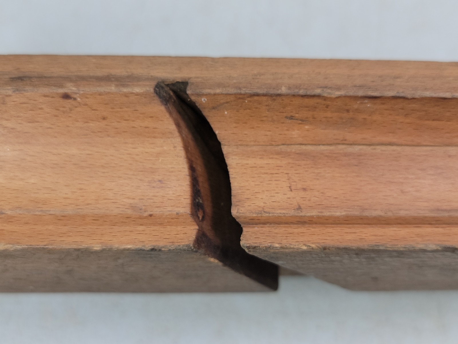 Vintage J. Kellogg Amherst MS Molding Plane Wood Plane 9-1/2″ Long