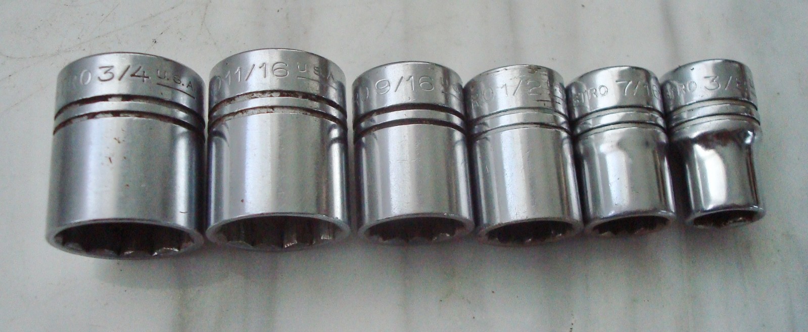 Vintage INDESTRO 12/6 Point ⅜” & ¼” Drive “Classic” 20 pc. SAE SOCKET SET w/Case
