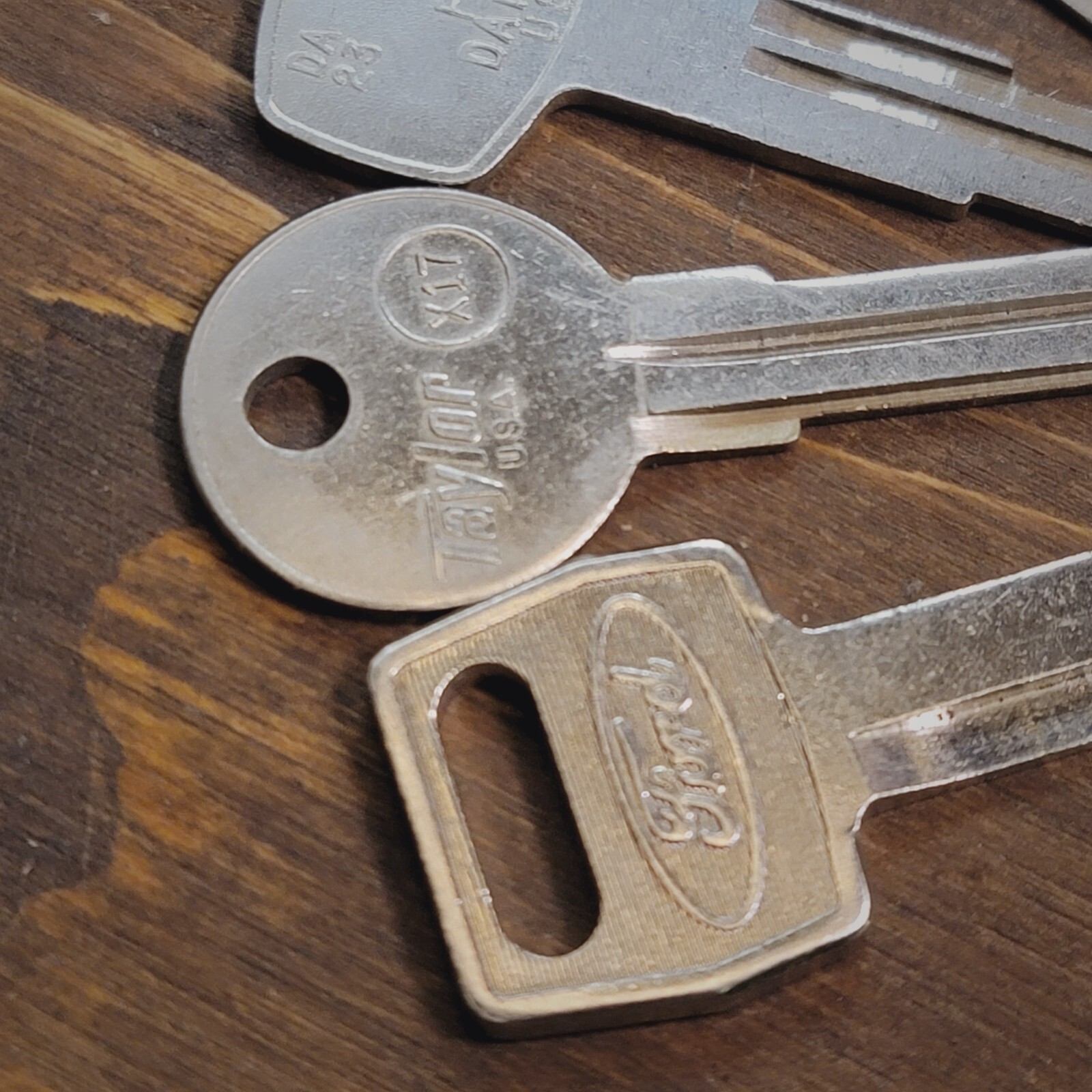 Lot of 5 VTG Car / Automobile Key Uncut Keys Ford, Ilco, Mazda, Datsun, Taylor