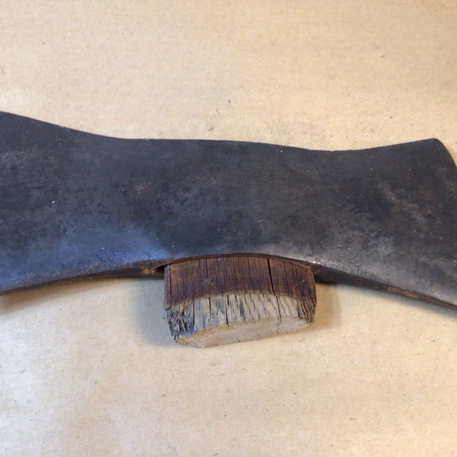 VINTAGE GENUINE OLD DOUBLE BIT AXE HEAD UNMARKED 3lb 14.5 Oz. UNKNOWN MAKER.