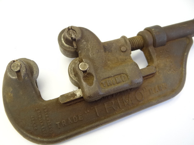Vintage Trimont Roxbury Mass No 1 1/8 to ¼ Adjustble Pipe Cutting Plumbing Clamp