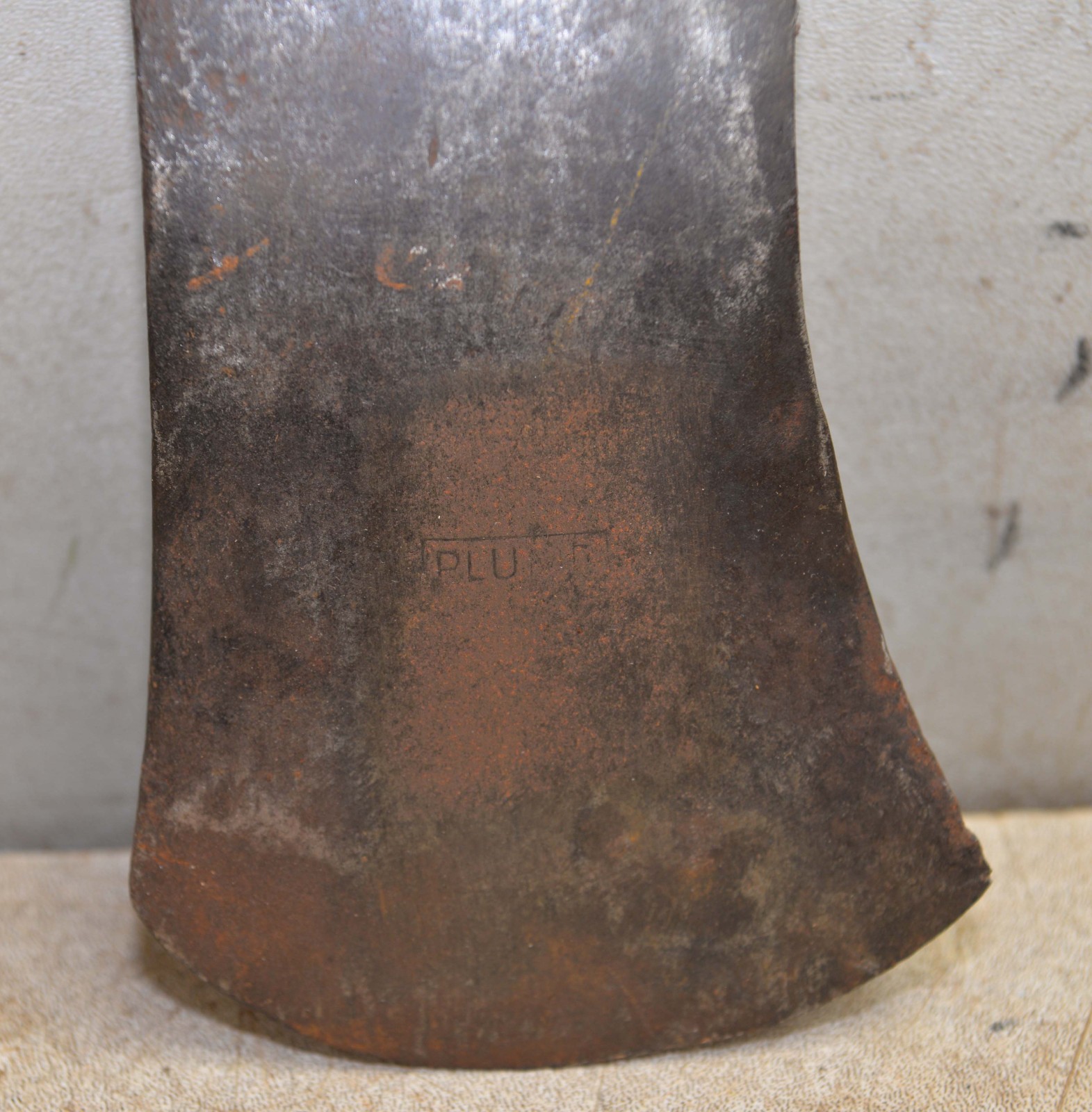 Plumb heavy cruiser collectible double bit axe 3 1/2 pounds 9″ long 4″ edge tool
