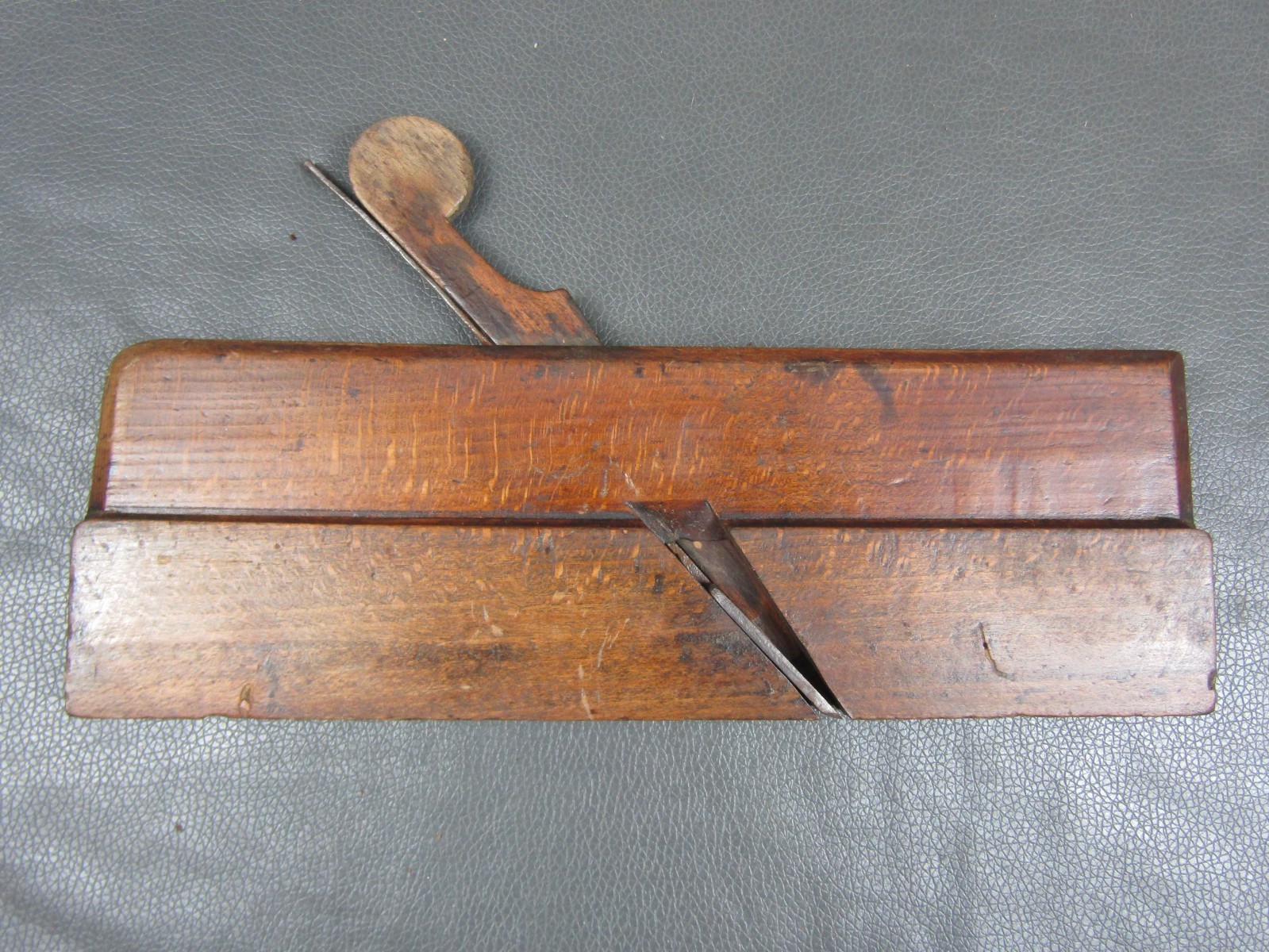 18th Century wooden moulding plane hollow no 7 vintage old tool by Harris