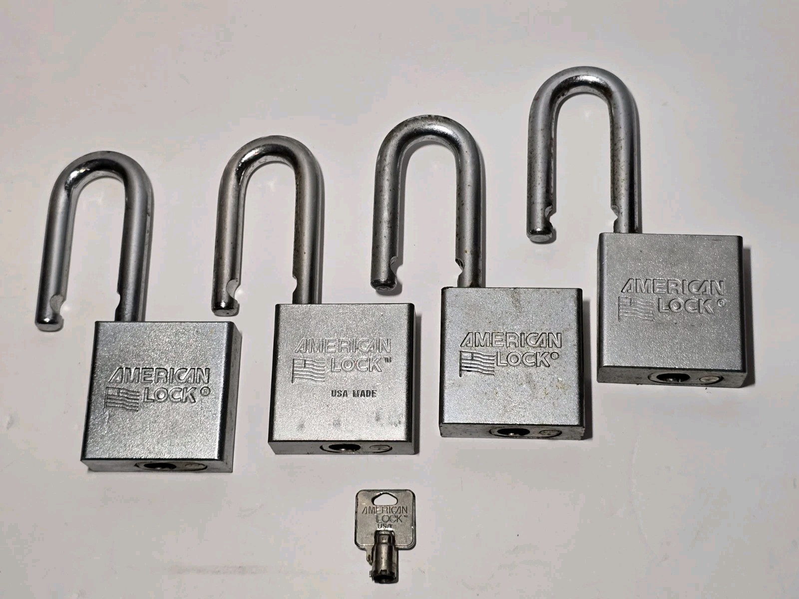 4pc Vintage American Lock Company Series 7300 USA Lock & 1 Key Works