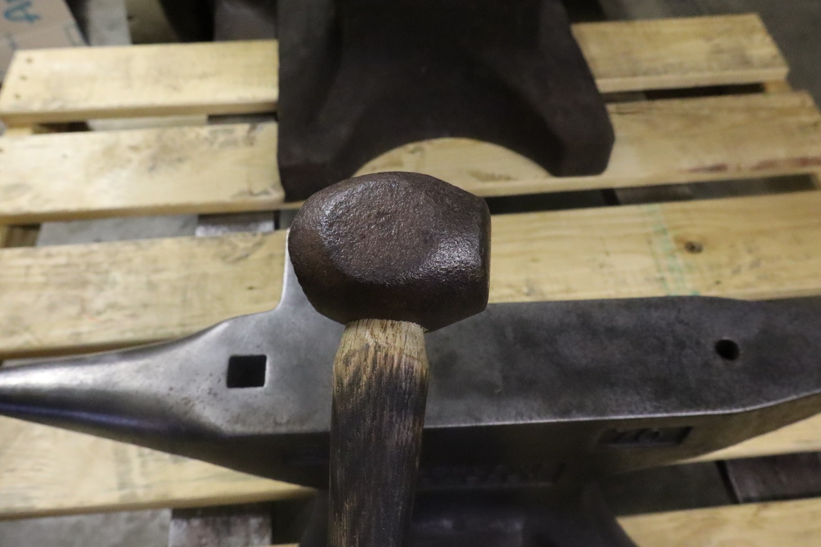 RARE VINTAGE HELLER BROS. CO. ? CATS HEAD FARRIERS HAMMER TURNING HEAD