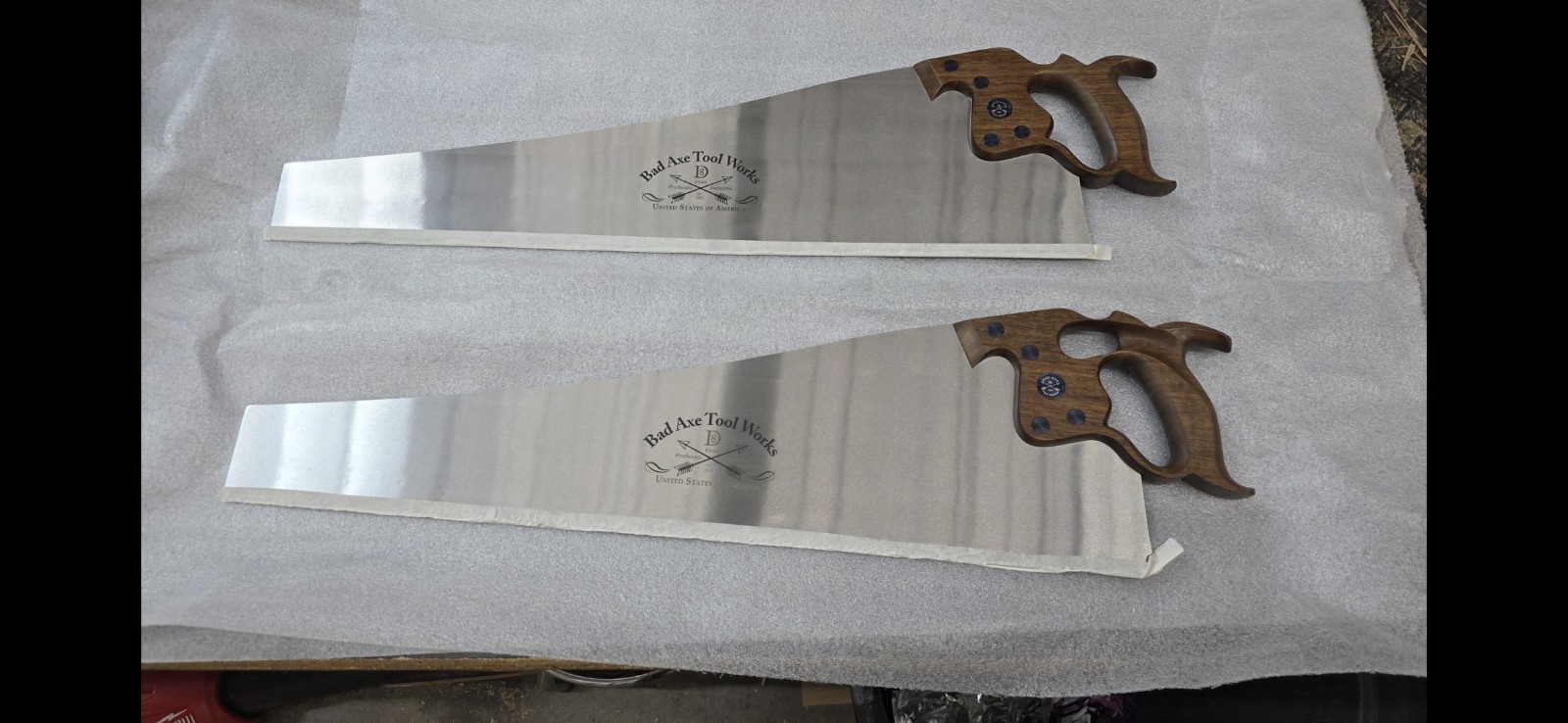 Bad Axe 26″ Panel Saws Set Walnut Thunbhole.