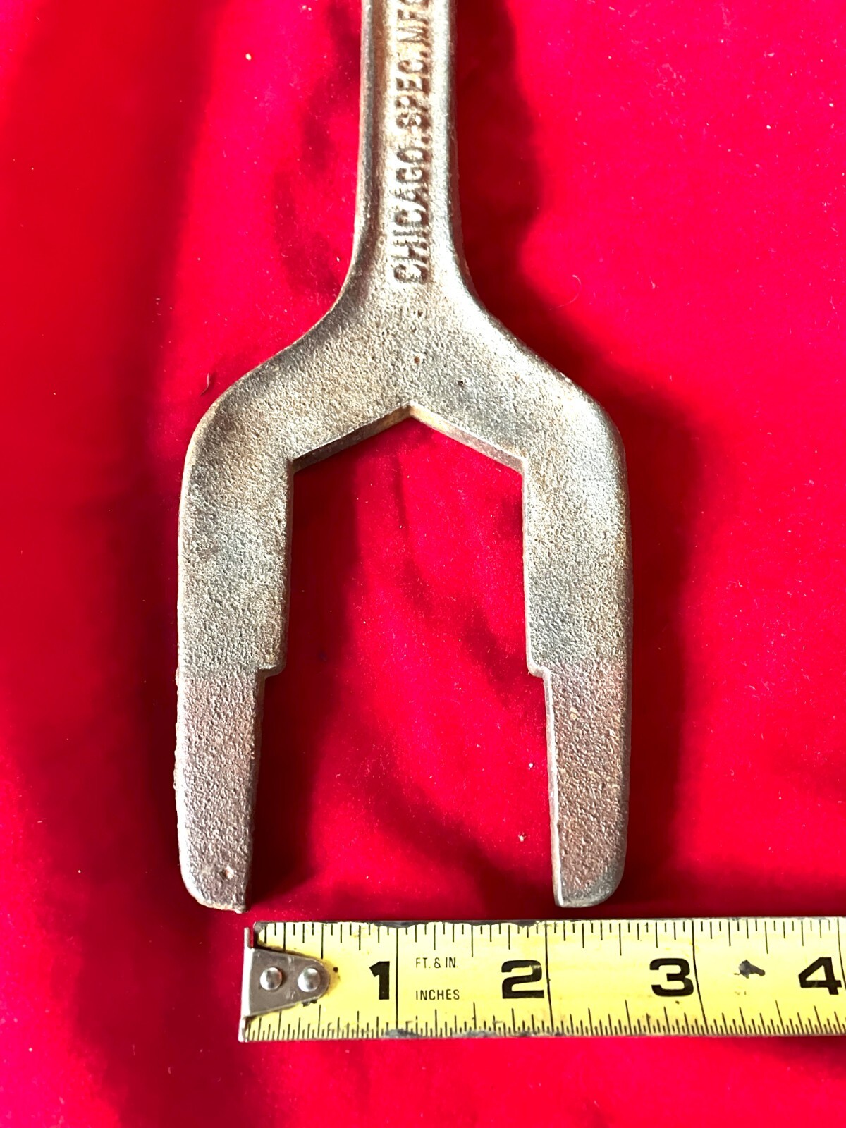 VINTAGE 13 INCH 3-IN-1 SPUD WRENCH, CHICAGO SPECIALTY MFG. CO. (LOT T2)