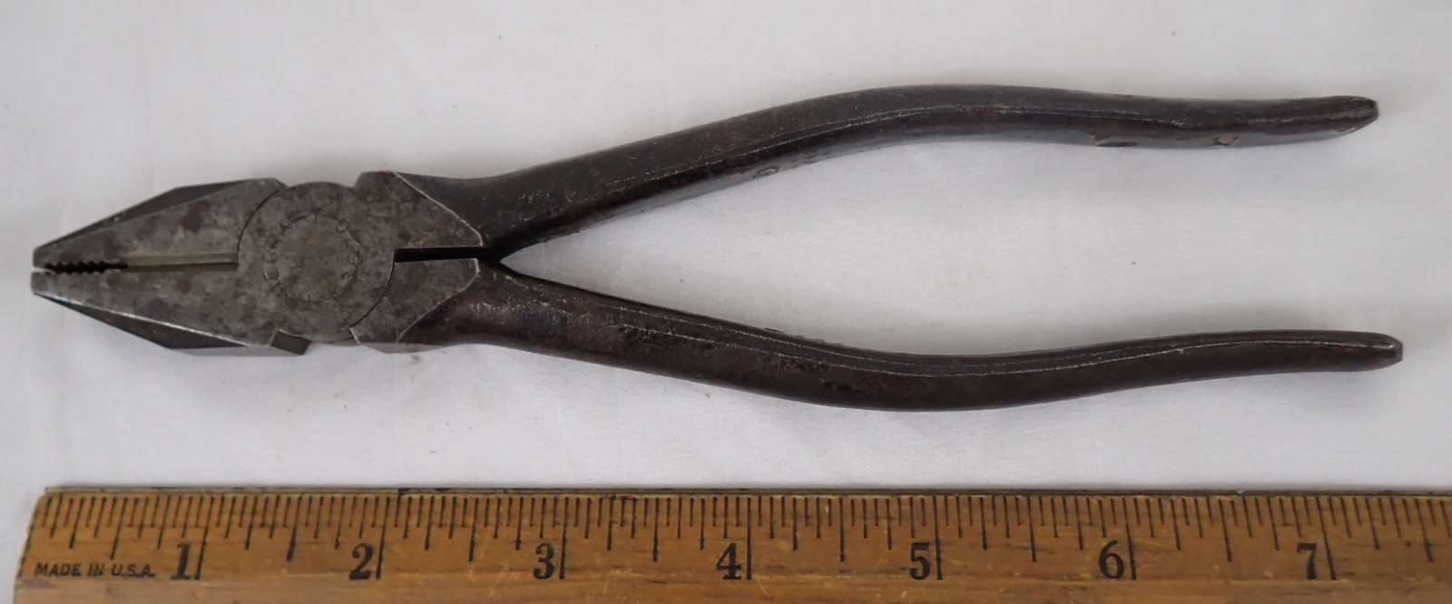 TRUECRAFT 7-1/2″ Pliers w/Wire Cutter K357G Japan