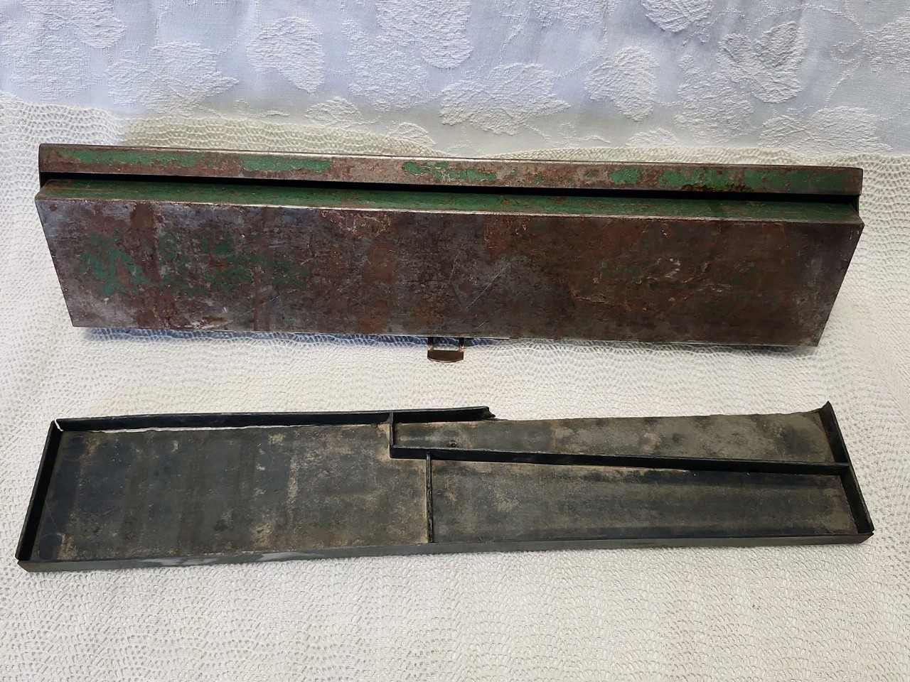 VINTAGE S-K TOOLS USA EMPTY GREEN METAL TOOL BOX ( See Photos For Reference )