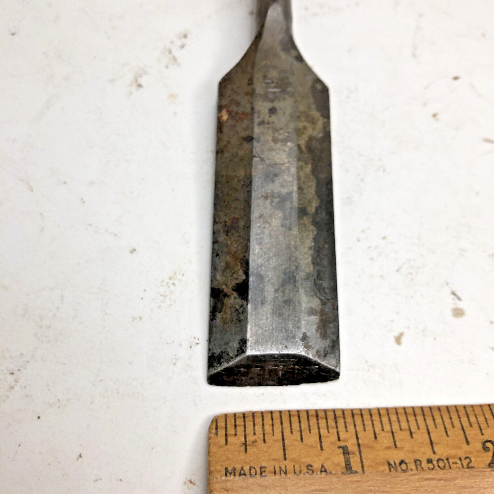 Vintage EA Berg Eskilstuna 1″ inch Woodworking Wood Chisel Made in Sweden