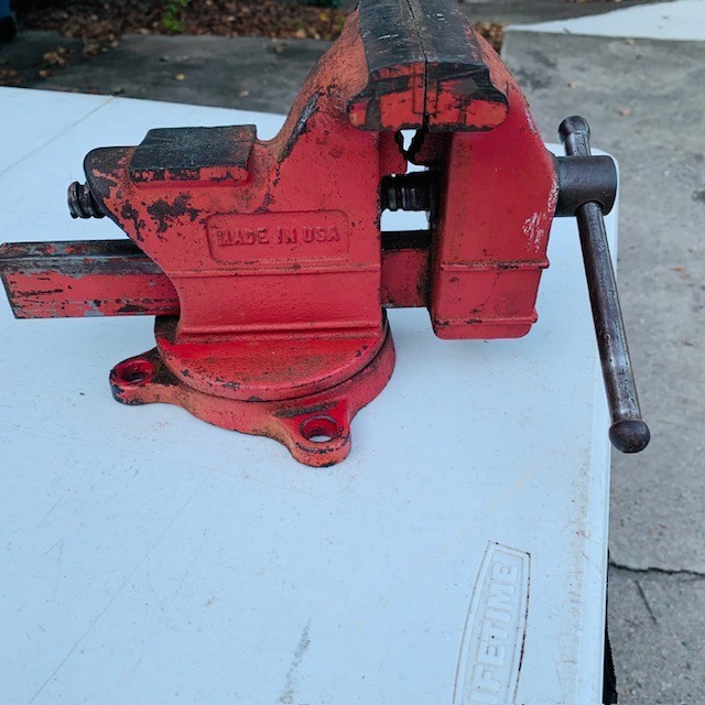 Vintage COLUMBIAN 04 M3 Swivel Base Bench Vise W/Pipe Jaws/Anvil USA Made