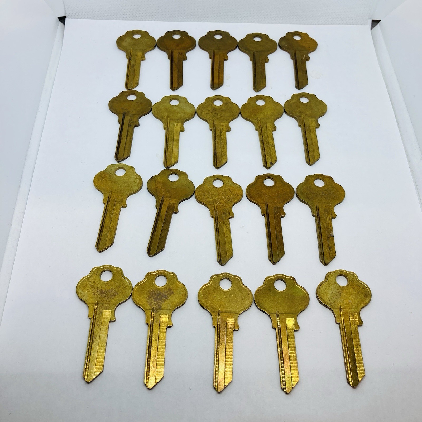 Lot of 20 Vintage WR-2 Brass Key Blanks – Curtis Industries Eastlake- NOS Blank