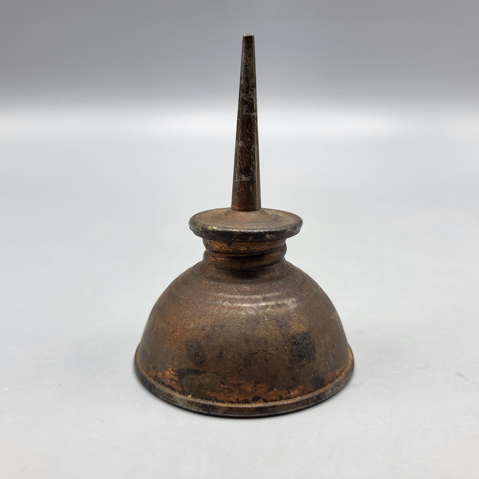 Vintage Antique Thumb Pump Oil Can Small Industrial Precision Oiler Brown 3″