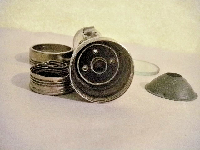 MY DAD’S VINTAGE USALITE FLASHLIGHT 5.25″ WORKS, NO DENTS, GLASS, 3 WAY SWITCH