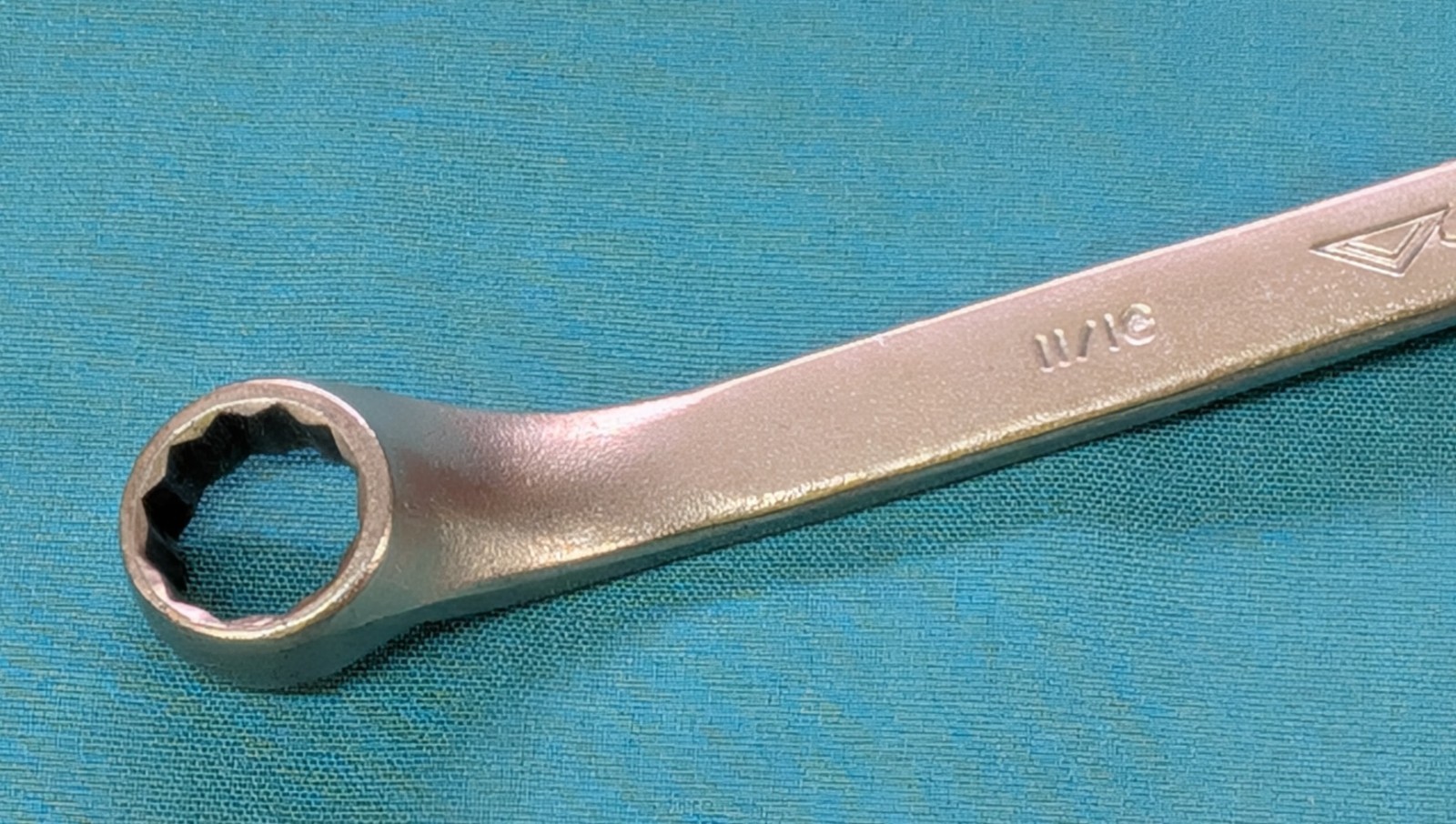 VULCAN USA 12-pt. No. 8027A Offset Double Box End Wrench 11/16″ x 5/8″ x 10-1/8″