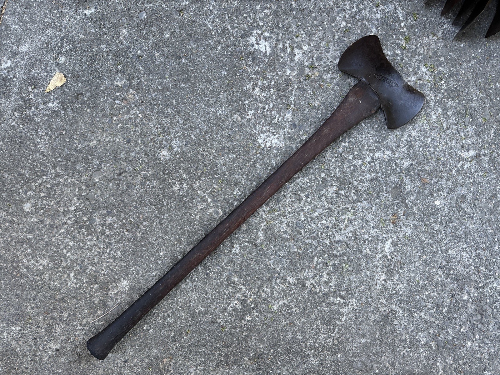 “STILETTO” 4lb 13.8oz TRUE TEMPER KELLYWORKS DOUBLE BIT Cedar Peeling AXE HEAD