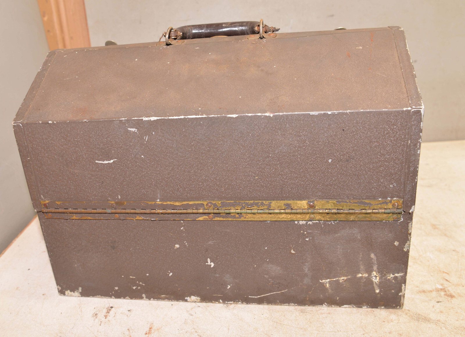 Kennedy 118-AL aluminum fishing tackle box machinist light weight chest vintage