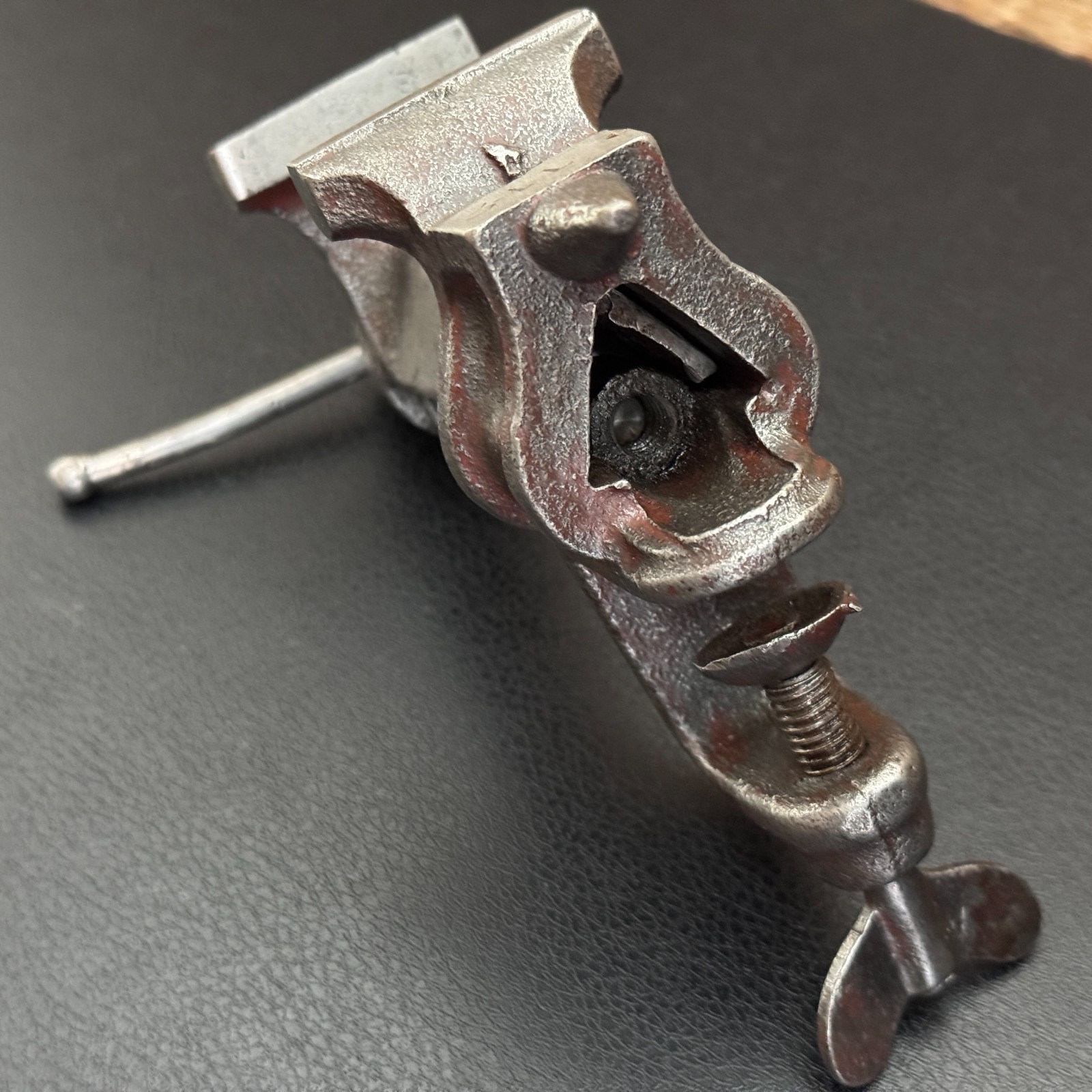 Antique Early 1900s BONNEY Clamp-On Jeweler’s Anvil Vise 1-1/2″ Jaws No. 112