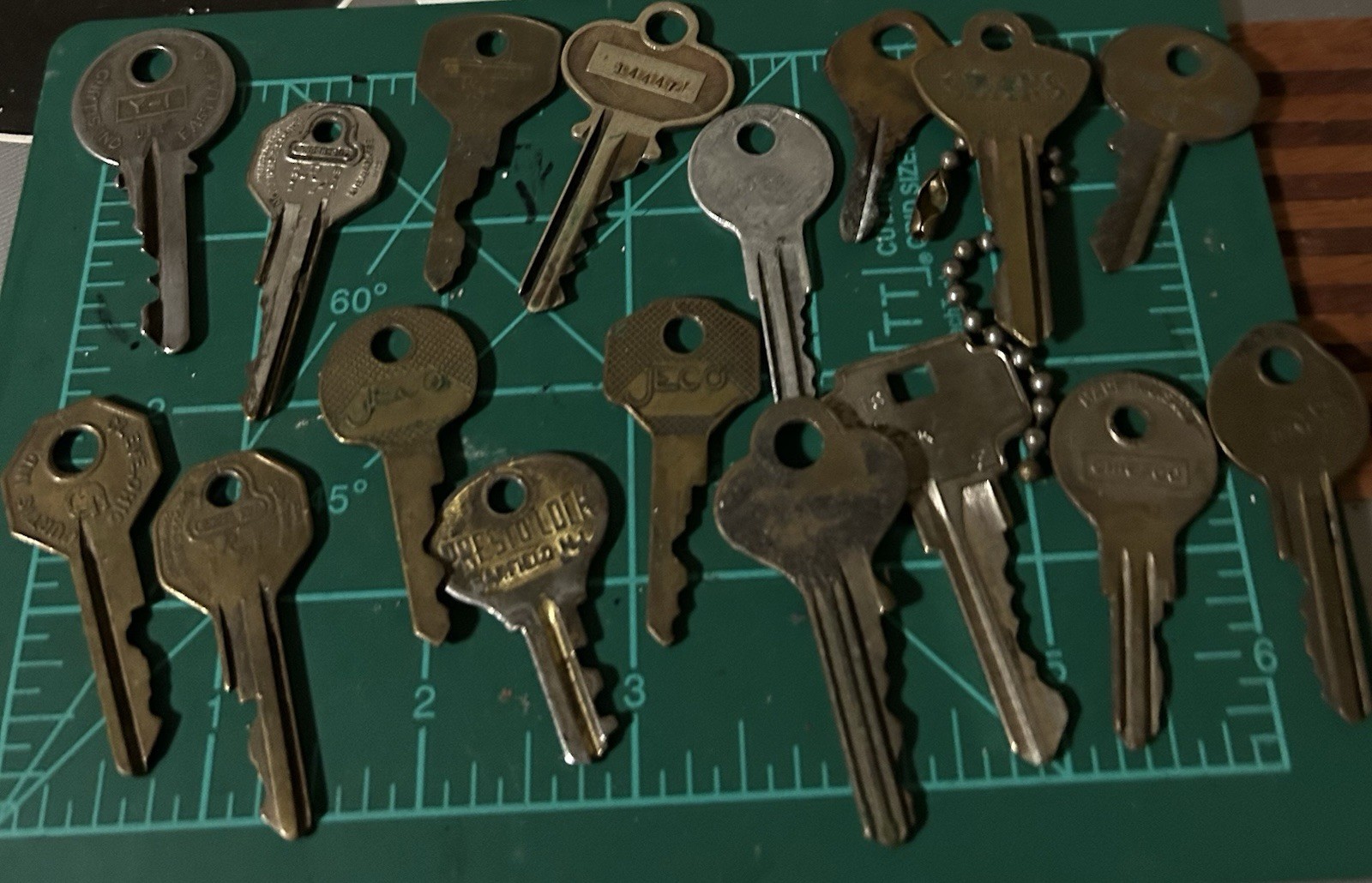 Vintage Key Lot 17 Piece Lot Classic Keys -House Car Padlock Etc