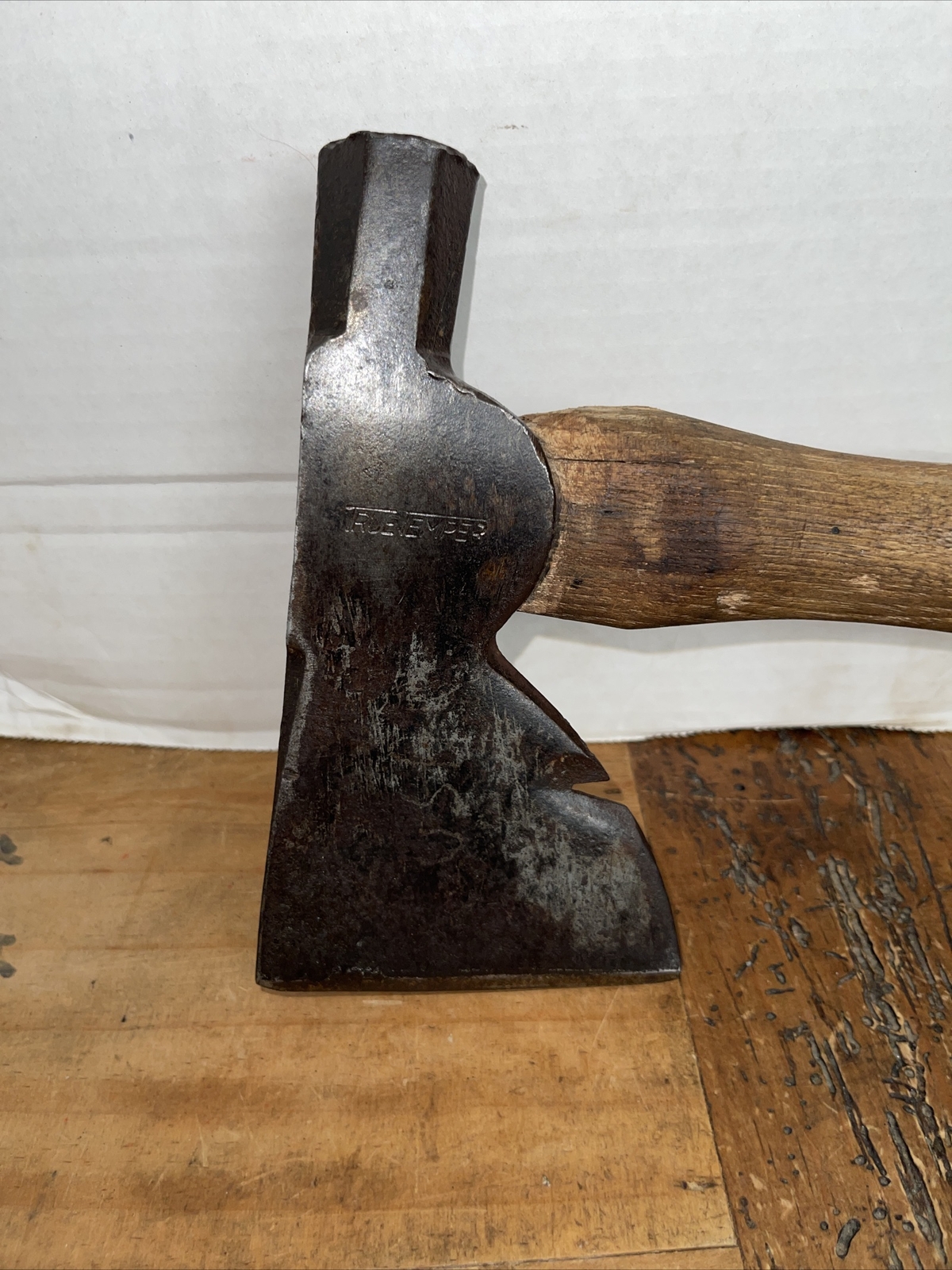 True Temper A28 Hatchet Roofing Axe Tool Wood Handle hammer Bushcraft Framer